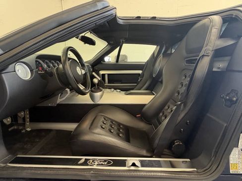 Used 2006 Ford GT RWD image 29