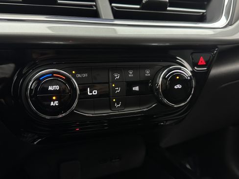 Used 2026 Chevrolet Trax LT FWD image 16