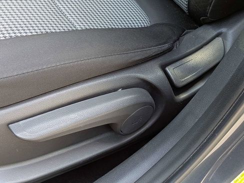 Used 2019 Hyundai Kona SE FWD image 20