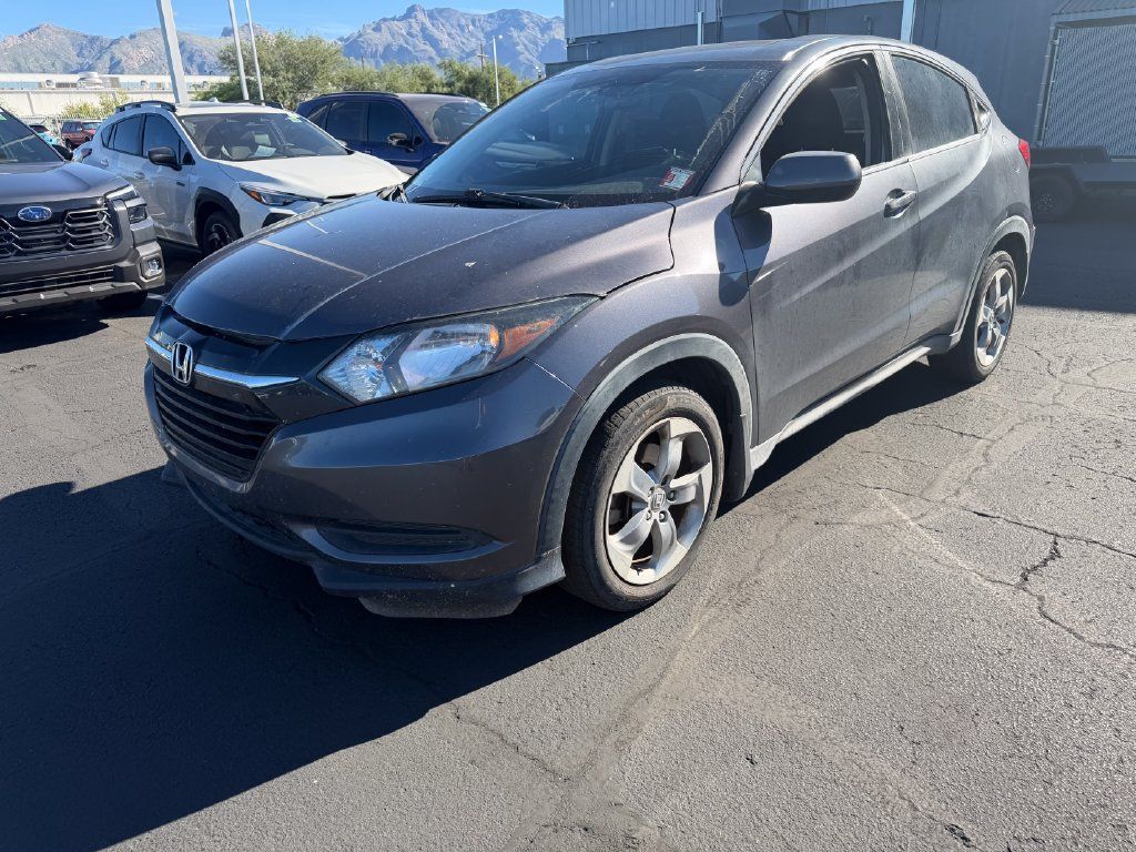 Used 2017 Honda HR-V LX image 3