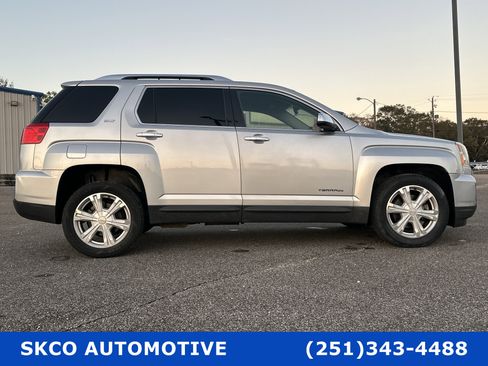 Used 2017 GMC Terrain SLT image 6