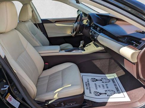 Used 2016 Lexus ES 300h image 22