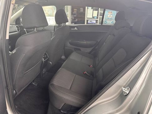 Used 2020 Kia Sportage LX AWD/4WD image 15