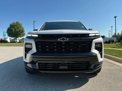 Used 2025 Chevrolet Traverse RS AWD/4WD image 8