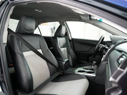 Used 2014 Toyota Camry SE FWD image 54