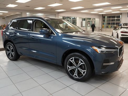 Used 2020 Volvo XC90 T6 Momentum image 16