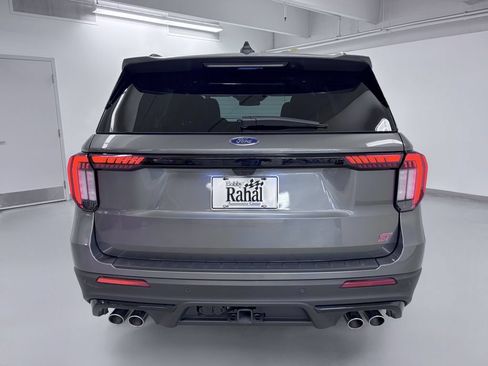 Used 2025 Ford Explorer ST AWD/4WD image 5