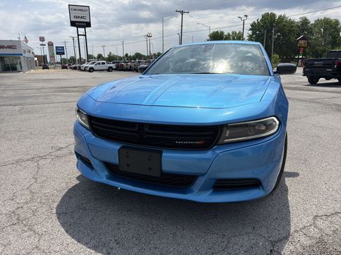 Used 2023 Dodge Charger SXT RWD image 2