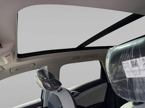 New 2026 Volkswagen Taos SE AWD/4WD image 12