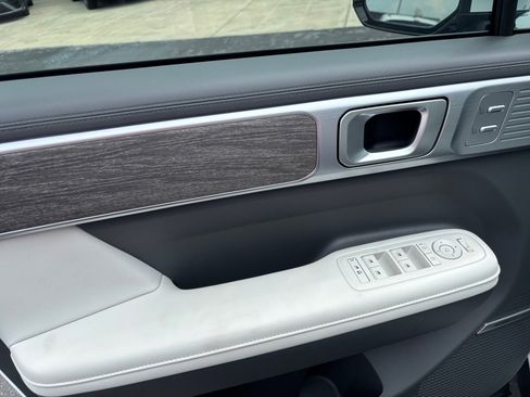 Certified 2025 Hyundai Santa Fe Calligraphy image 32