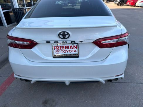Used 2019 Toyota Camry XSE FWD image 7