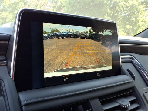 Used 2024 Chevrolet Suburban LT AWD/4WD image 12