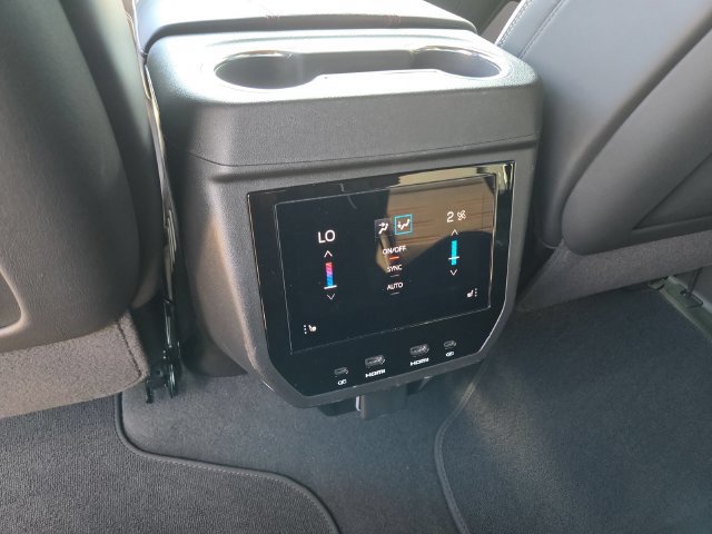 Used 2025 GMC Yukon XL AT4 Ultimate AWD/4WD image 25