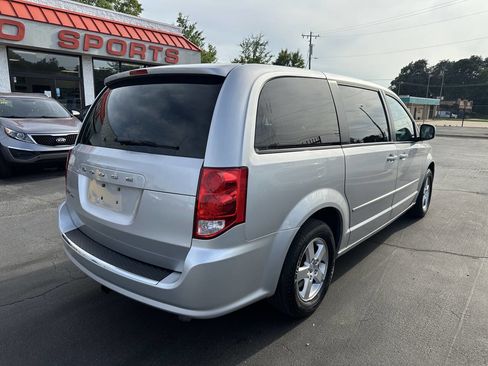 Used 2012 Dodge Grand Caravan SE FWD image 5