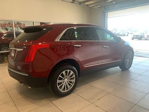 Used 2018 Cadillac XT5 Luxury w/ Driver Awareness Package AWD/4WD image 7