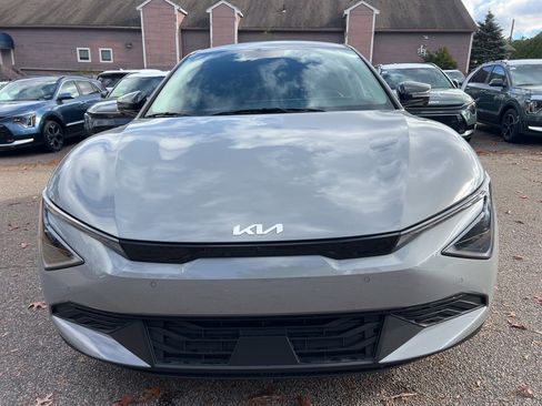 New 2025 Kia EV6 Light w/ Light LR Technology Package image 6