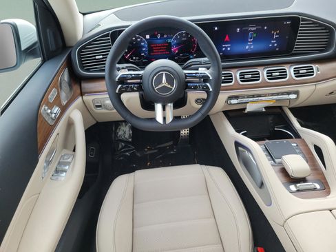 New 2026 Mercedes-Benz GLS 450 4MATIC image 10