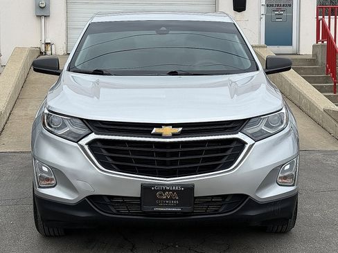 Used 2020 Chevrolet Equinox LS image 2