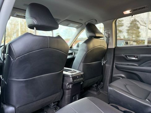 Used 2024 Toyota Grand Highlander XLE image 17