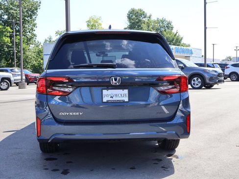 Certified 2026 Honda Odyssey EX-L image 6