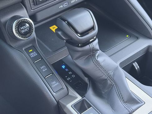 Used 2025 Toyota Land Cruiser w/ Premium Package image 17