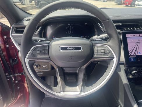 New 2025 Jeep Grand Cherokee L Limited w/ Black Appearance Package image 15