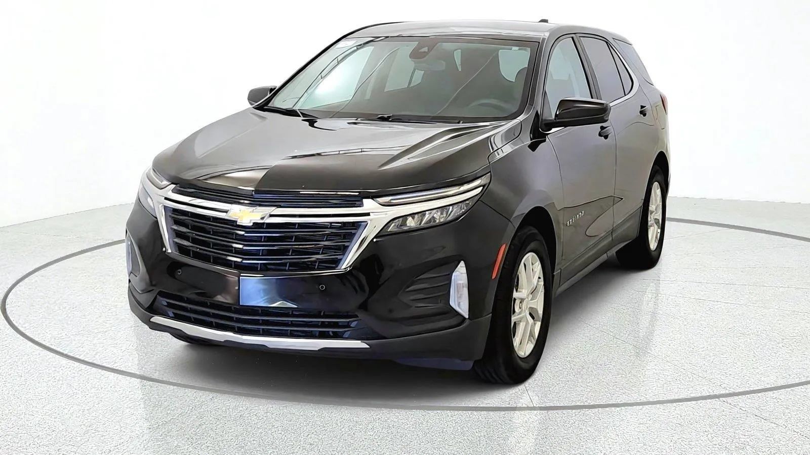 Used 2024 Chevrolet Equinox LT w/ LPO, Floor Liner Package FWD image 3