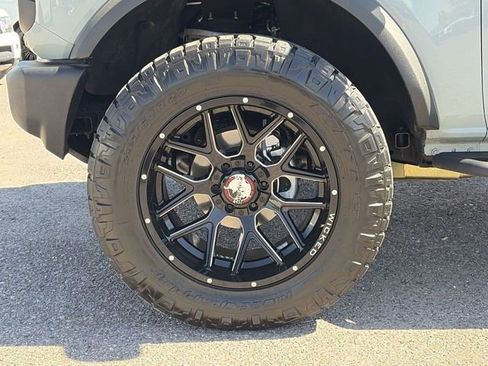 Used 2023 Ford Bronco Base image 10