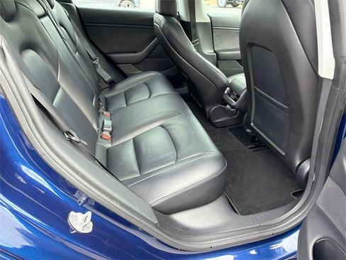 Used 2018 Tesla Model 3 Long Range image 16