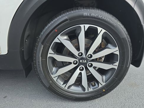 Used 2017 Kia Sportage EX image 29