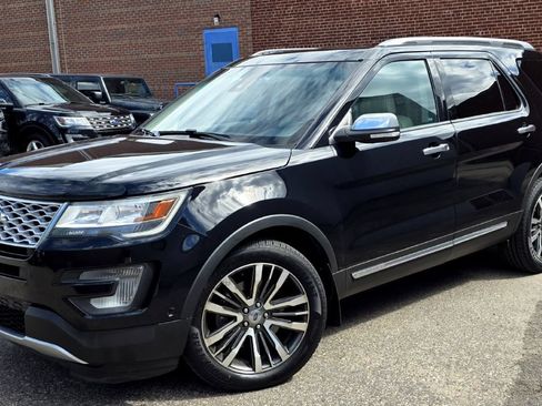 Used 2016 Ford Explorer Platinum AWD/4WD image 4
