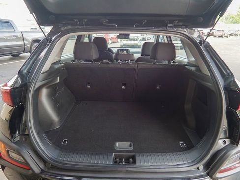 Used 2021 Hyundai Kona SE FWD image 8