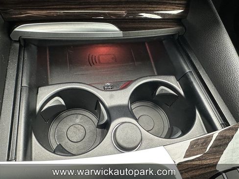 Used 2022 BMW 530i xDrive w/ Premium Package image 10