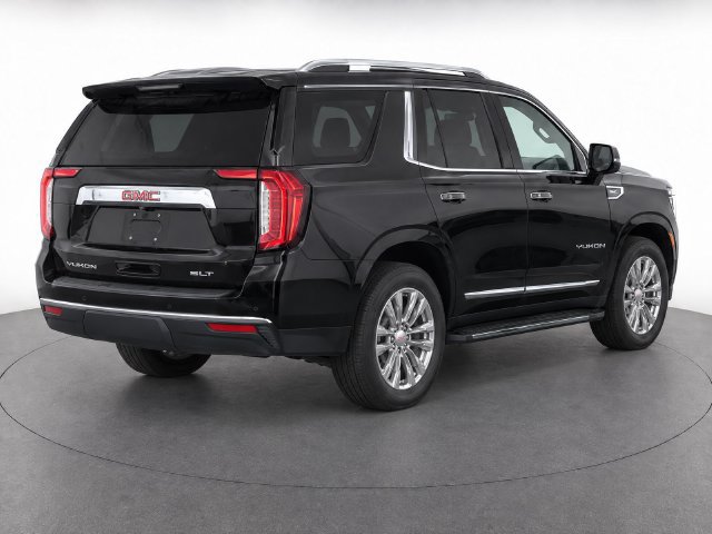 Used 2024 GMC Yukon SLT AWD/4WD image 4