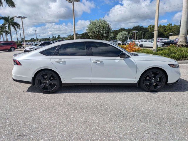 Used 2023 Honda Accord Sport image 4