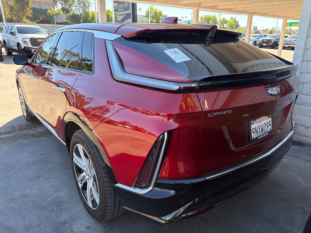 Used 2024 Cadillac Lyriq Tech RWD image 6