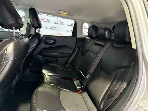 Used 2019 Jeep Compass Latitude FWD image 36