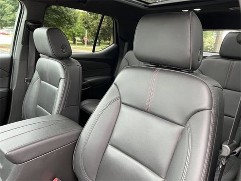 Used 2023 Chevrolet Traverse RS image 15