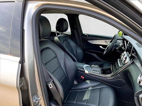Used 2020 Mercedes-Benz GLC 300 image 9