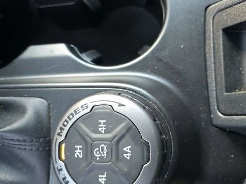 Used 2023 Ford Bronco Badlands image 29