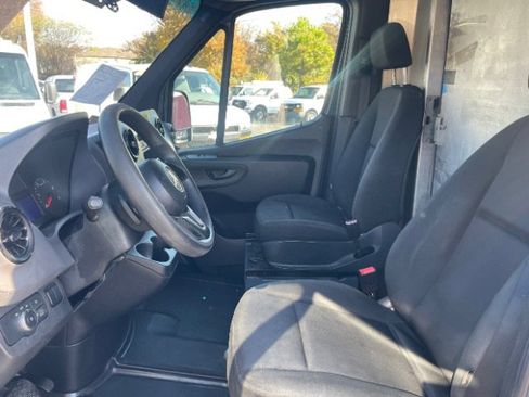 Used 2019 Mercedes-Benz Sprinter 170 image 14