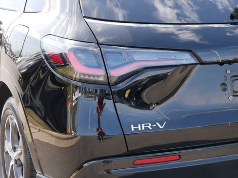 Used 2023 Honda HR-V EX-L image 17