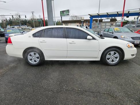 Used 2009 Chevrolet Impala LT image 2