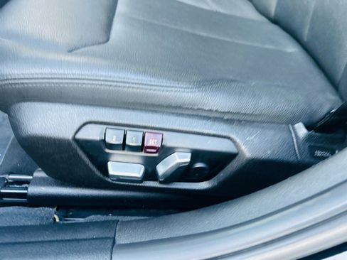 Used 2018 BMW 320i xDrive Sedan w/ Premium Package image 20