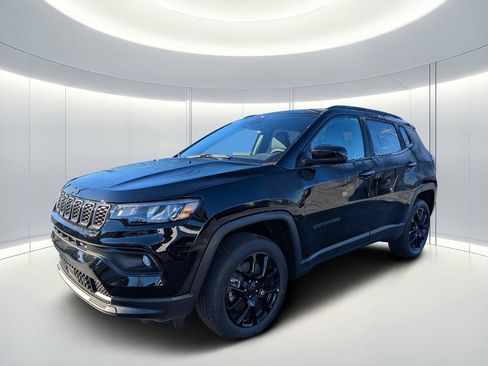 New 2026 Jeep Compass Latitude image 7