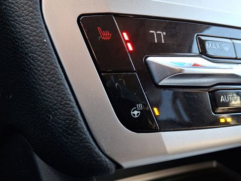 Used 2021 Ford Explorer XLT w/ Equipment Group 202A image 26