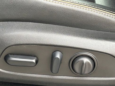 Used 2023 GMC Terrain AT4 image 25