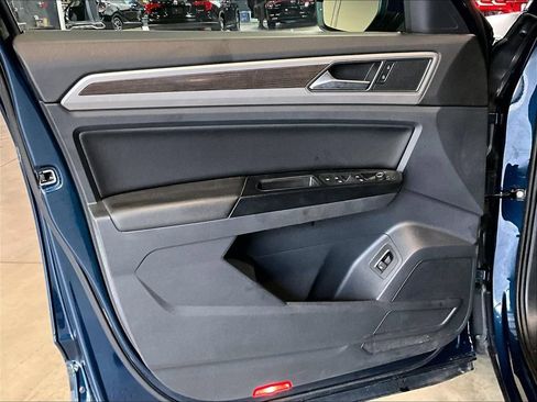 Used 2019 Volkswagen Atlas SE w/ Towing Package AWD/4WD image 9