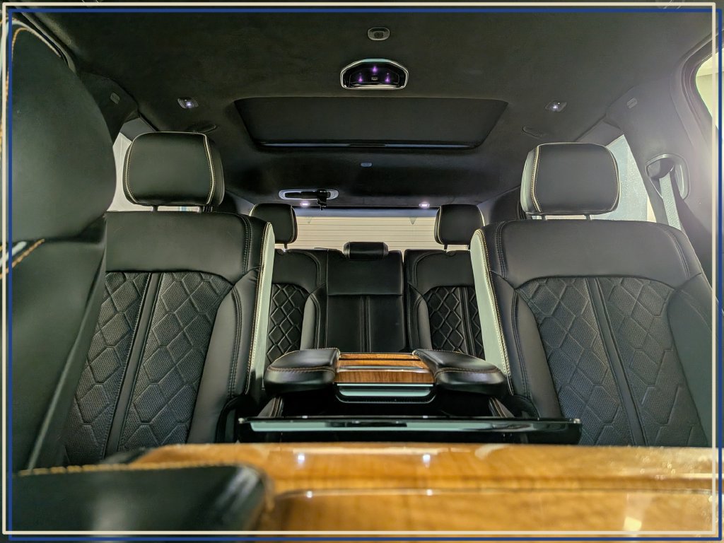 Used 2023 Jeep Grand Wagoneer Series III AWD/4WD image 33