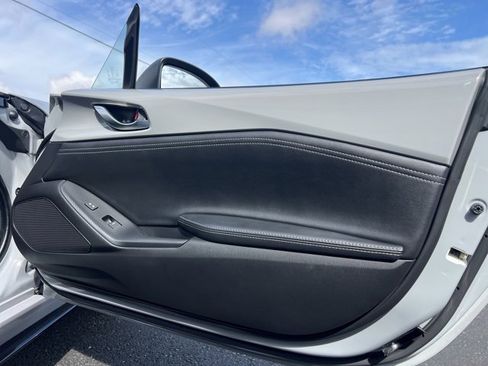 Used 2024 MAZDA MX-5 Miata Club image 21